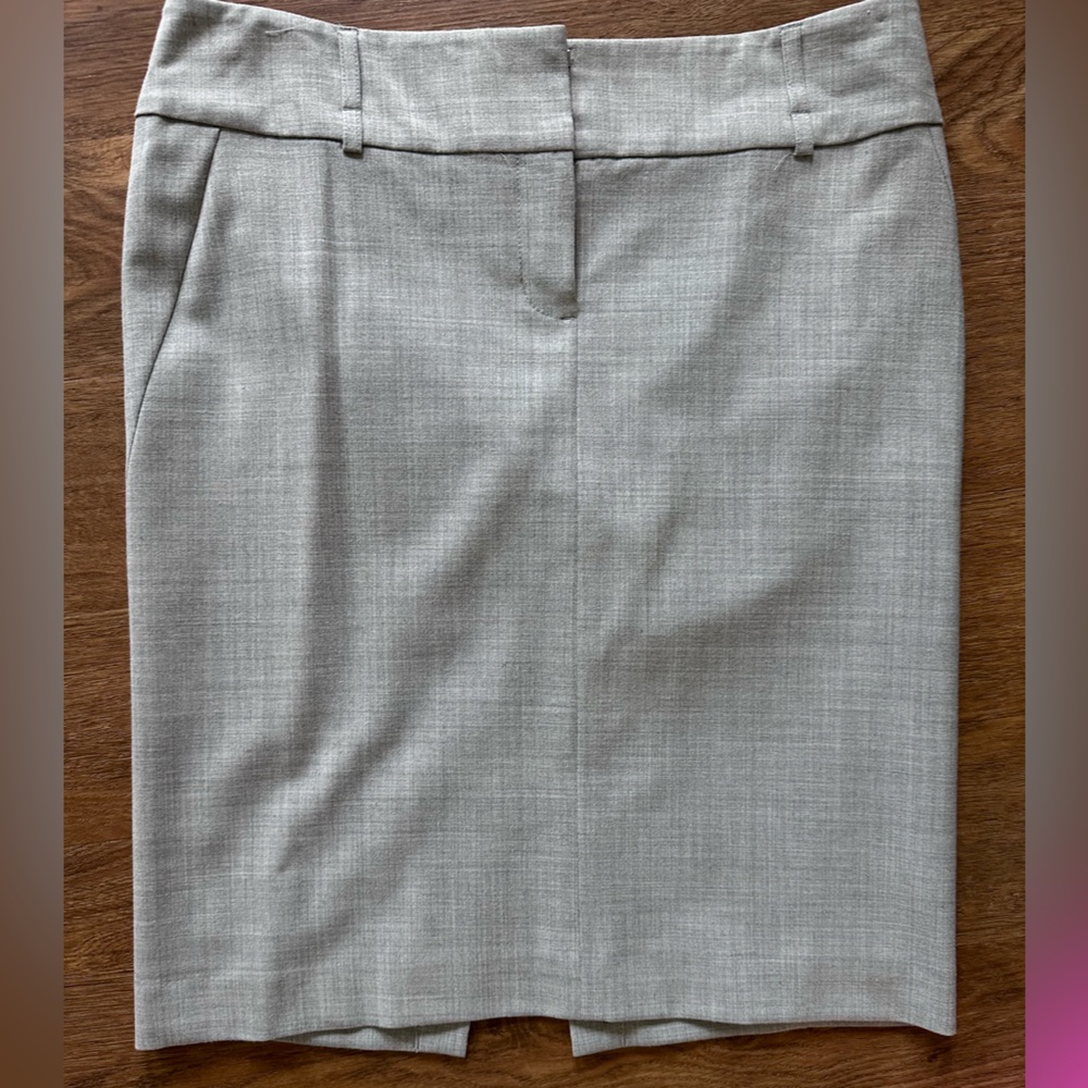 Light grey pencil skirt